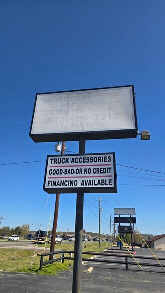 More Photos Of 2817 SW Wilshire Blvd, Burleson Auto Repair For Lease