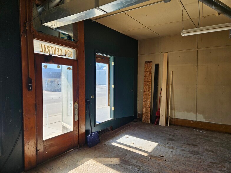 More Photos Of 624 Central Ave, Florence Storefront Retail Residential For Sale