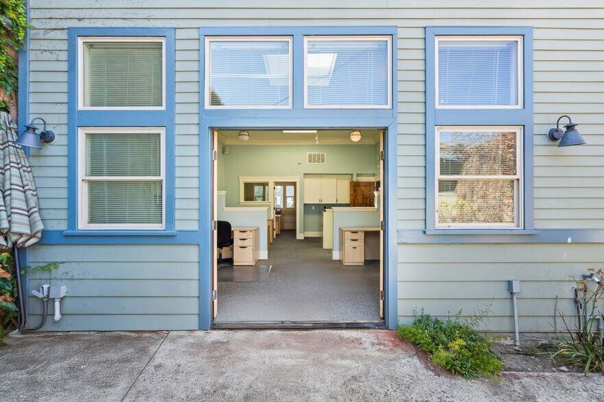 More Photos Of 5666 Telegraph Ave, Oakland Office For Lease
