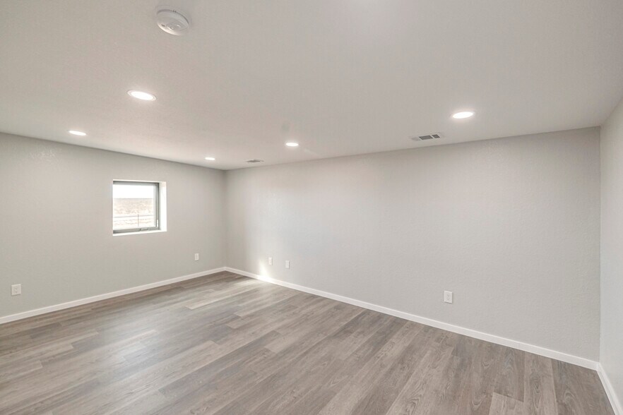 More Photos Of 5268/5450 N FM 866, Odessa Warehouse For Sale