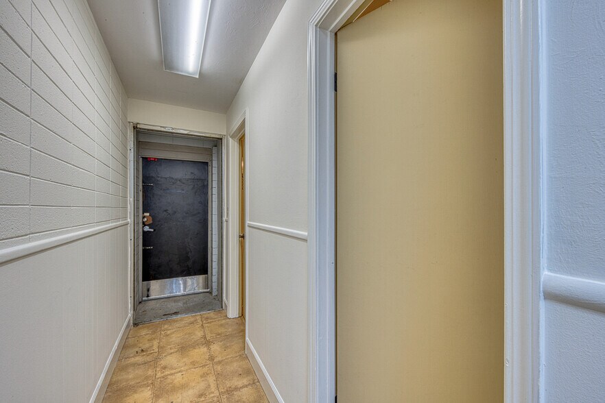 More Photos Of 729 S Main St, Salinas Office For Sale