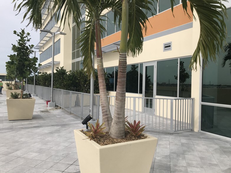 More Photos Of 2801 NE 213th St, Aventura Medical For Sale