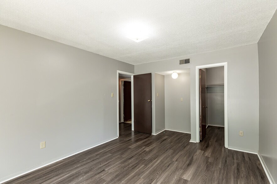 More Photos Of , Memphis Multifamily For Sale