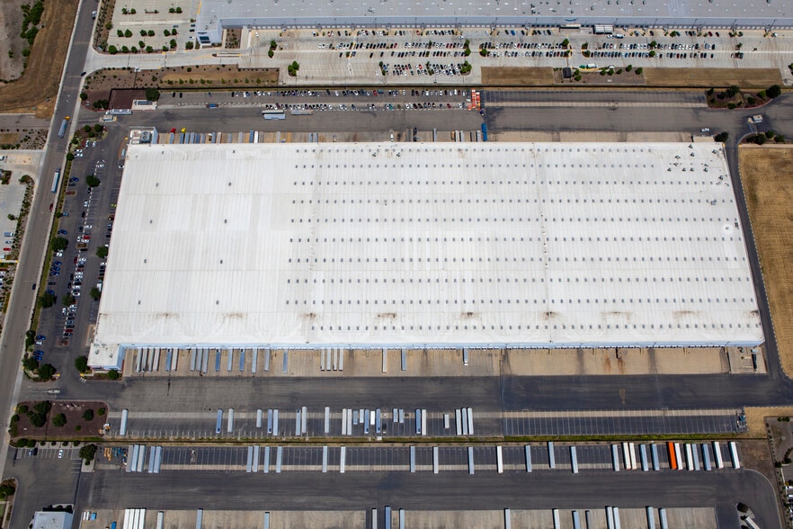More Photos Of 4647 Logistics Dr, Stockton Distribution For Lease