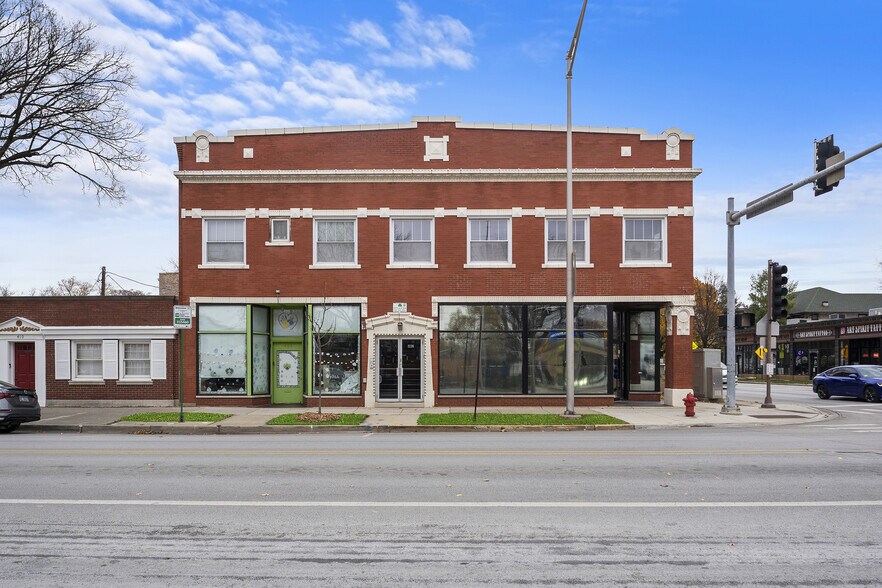 More Photos Of 400-402 Lake St, Oak Park Storefront Retail Office For Sale