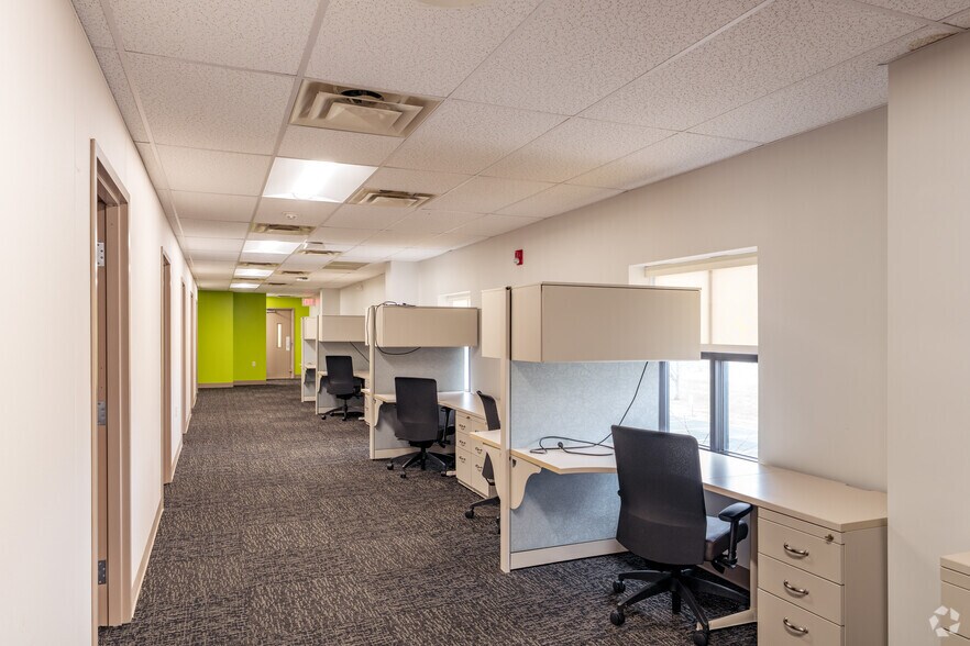 More Photos Of 26 Steele Ave, Arcade Office For Lease