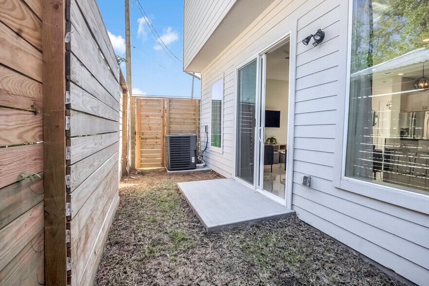 More Photos Of , Houston Multifamily For Sale
