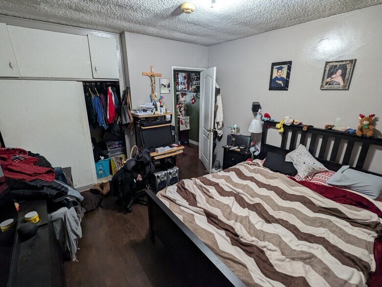 More Photos Of 9512 Croesus Ave, Los Angeles Apartments For Sale