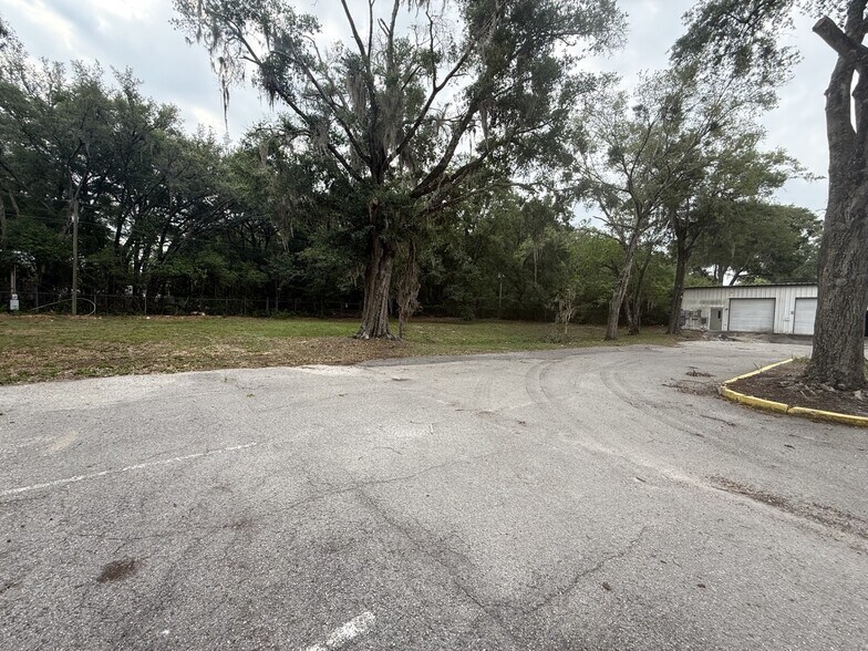 More Photos Of 7725 N Orange Blossom Trl, Orlando Warehouse For Sale