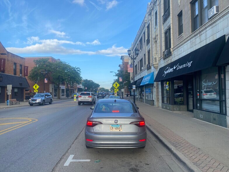 More Photos Of 7211-7227 Madison St, Forest Park Storefront Retail Office For Lease