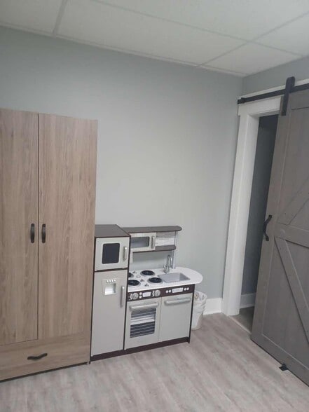 More Photos Of 8218 Hazelbrand Rd NE, Covington Office Residential For Sale