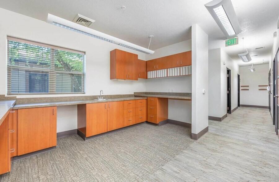 More Photos Of 1880 W Judith Ln, Boise Office For Lease
