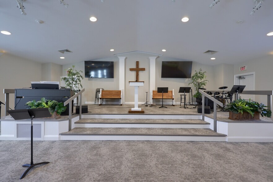 More Photos Of 121 Walnut Hill Rd, Millersville Religious Facility For Sale