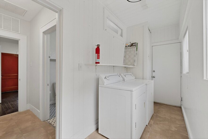 More Photos Of 78 San Marcos St, Austin Office Residential For Lease