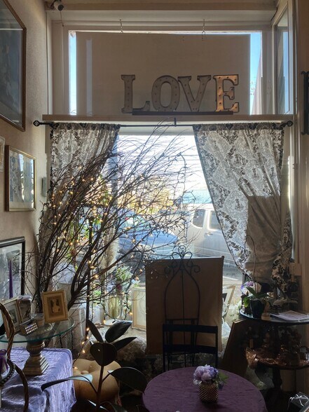 More Photos Of 135 SW Mill St, Dallas Storefront For Lease