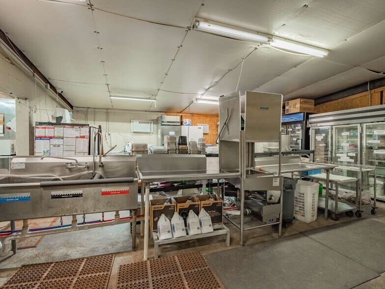 More Photos Of 424 N Texas St, De Leon Restaurant For Sale