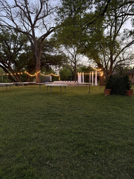 More Photos Of 205 SW Barnard St, Glen Rose Hotel For Sale