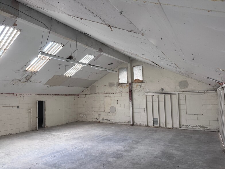 More Photos Of 9065 Jeff St, Bellflower Auto Repair For Sale