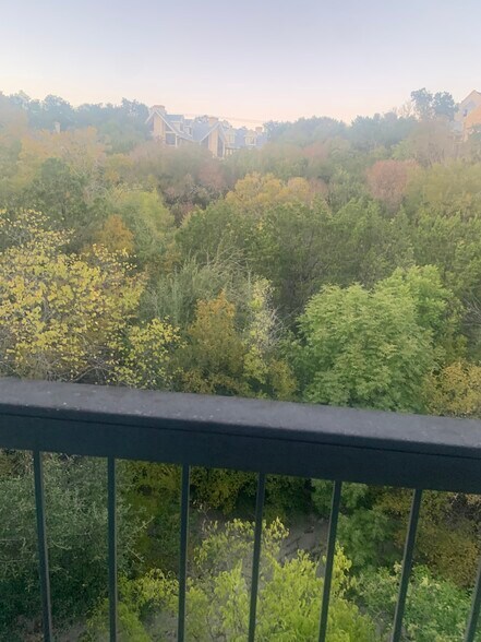 More Photos Of 2720 Bee Caves Rd, Austin Office Residential For Lease