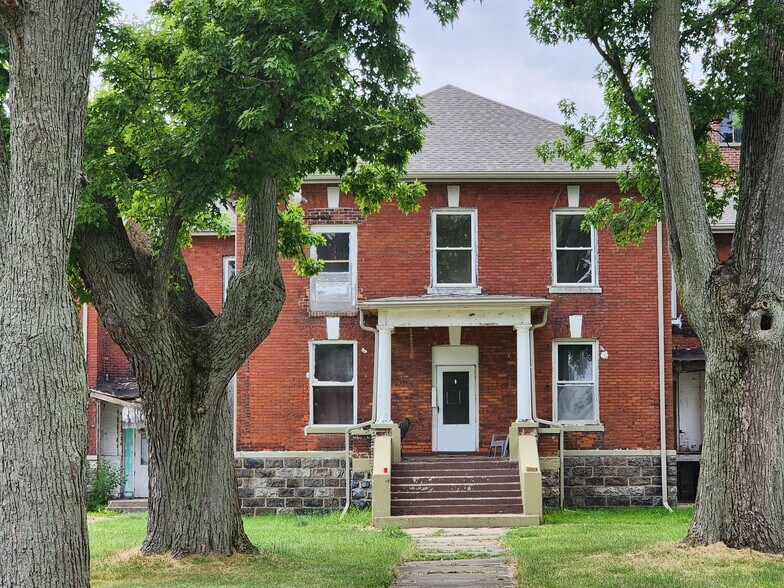 More Photos Of 2940 Cambria Rd, Hillsdale Apartments For Sale