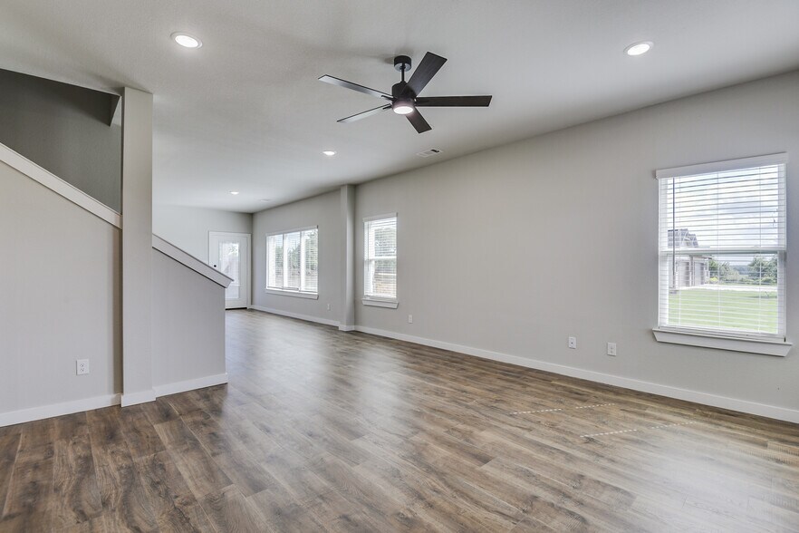 More Photos Of 4405 Clovis Ct, Midlothian Apartments For Sale