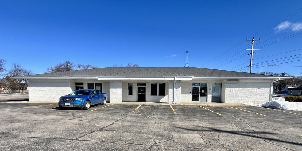 Primary Photo Of 2501 S Oneida St, Appleton General Retail For Lease