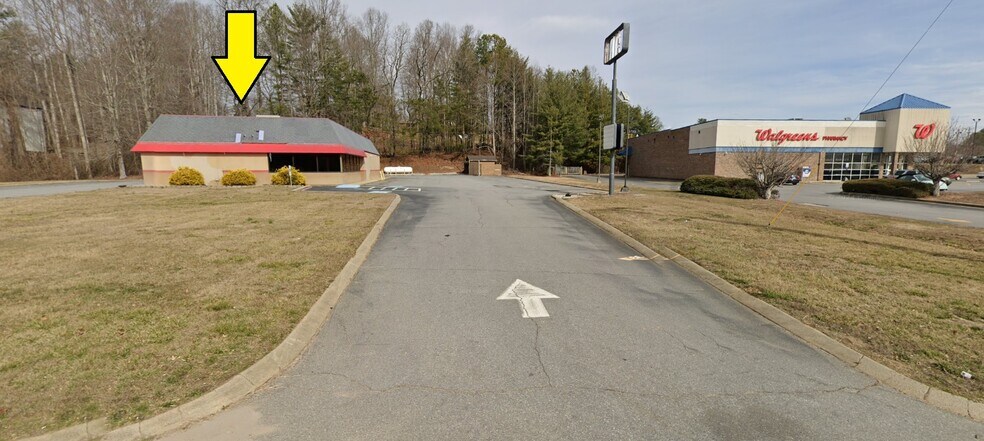 More Photos Of 58 US-64 Hwy, Hayesville General Retail For Sale