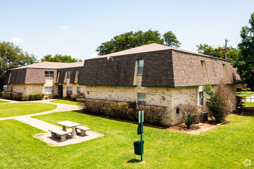 More Photos Of 255 Turner St, Roanoke Apartments For Sale