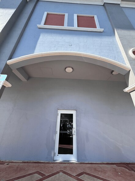 More Photos Of Bird Rd @ SW 142nd Avenue, Miami Unknown For Lease