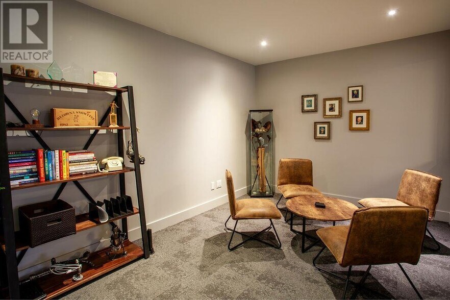 More Photos Of 1455 Ellis St, Kelowna Office Residential For Lease