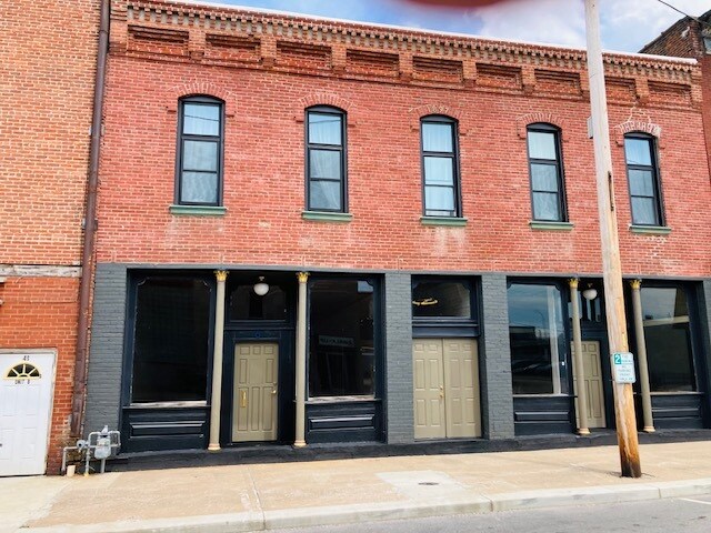 More Photos Of 6 S Division St, Du Quoin General Retail For Sale