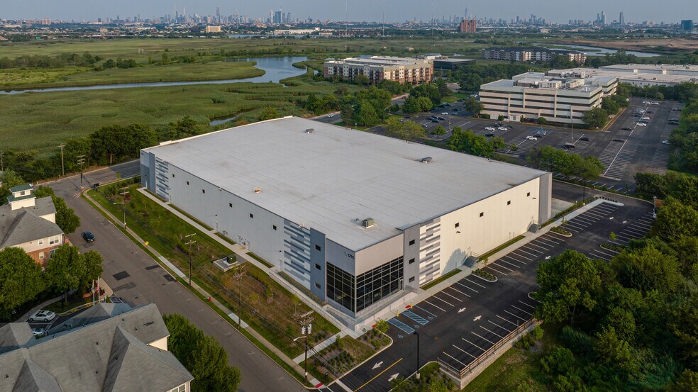 More Photos Of 1290 Wall St W, Lyndhurst Distribution For Lease