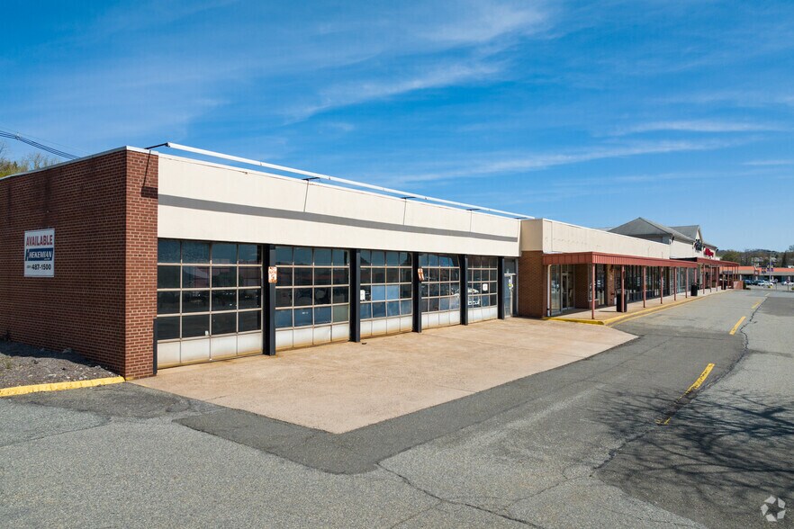 More Photos Of 1210 Hamburg Tpke, Wayne Unknown For Lease