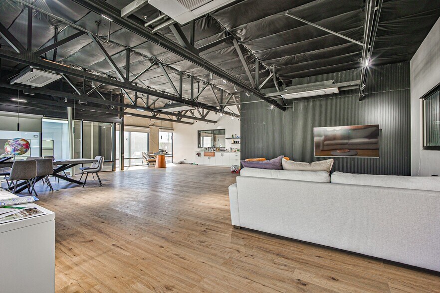 More Photos Of 5995 W Wigwam Ave, Las Vegas Warehouse For Sale