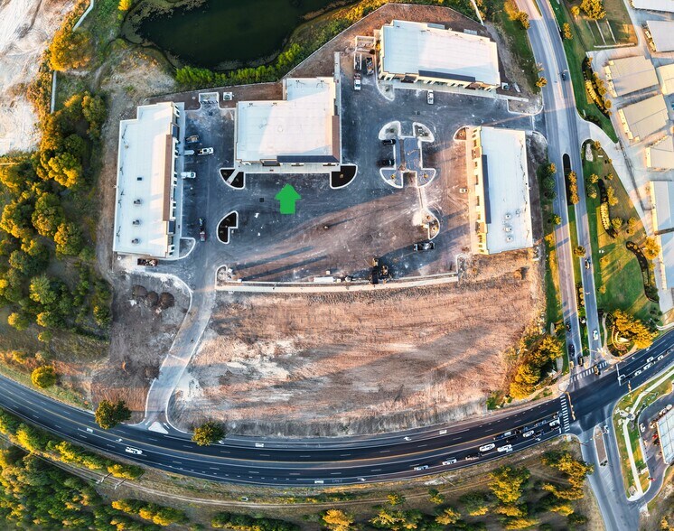 More Photos Of 2021 Kauffman Loop, Georgetown Storefront Retail Office For Lease