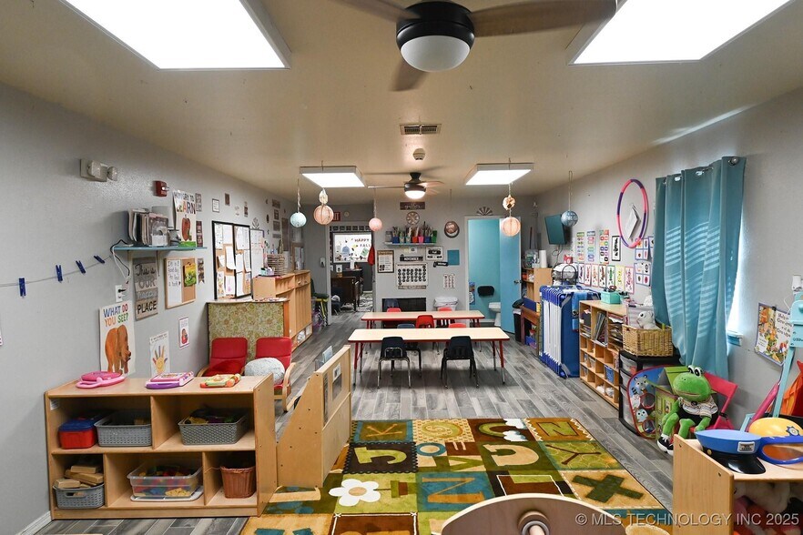 More Photos Of 1104 Campbell Rd, Warner Freestanding For Sale