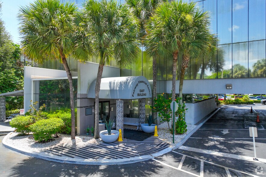 More Photos Of 10 Fairway Dr, Deerfield Beach Office For Lease