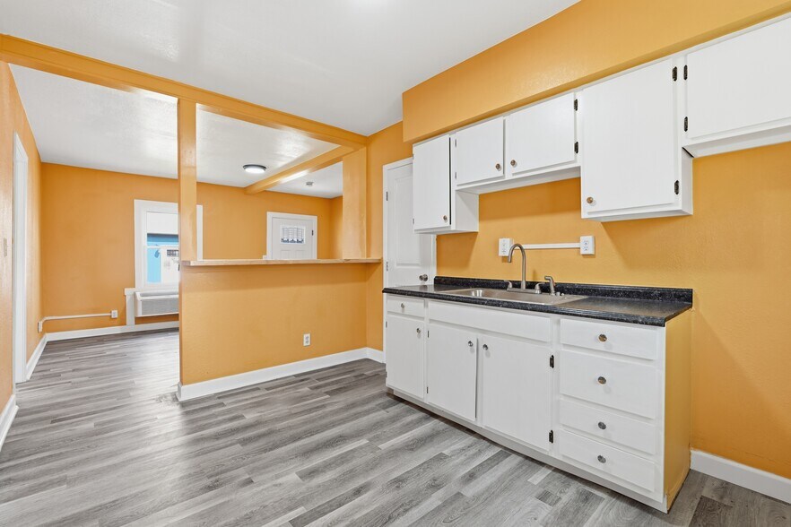 More Photos Of 10907 E 87th St, Raytown Multifamily For Sale