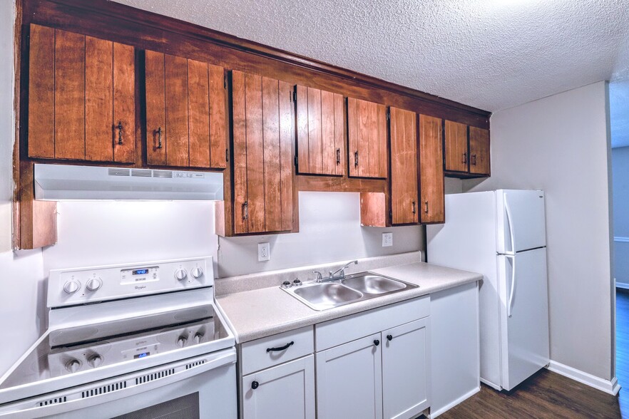 More Photos Of 600 S Vyne St, Rocky Mount Apartments For Sale
