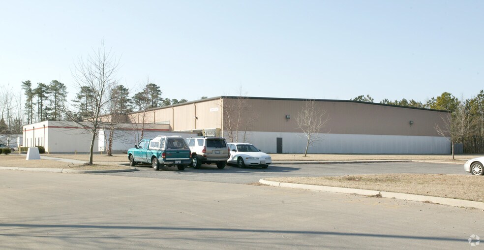 More Photos Of 3813 Cook Blvd, Chesapeake Distribution For Lease