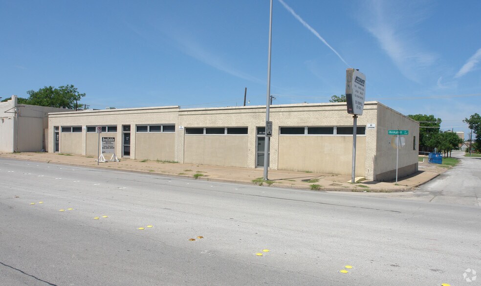 More Photos Of 550-558 Hemphill St, Fort Worth Office For Lease