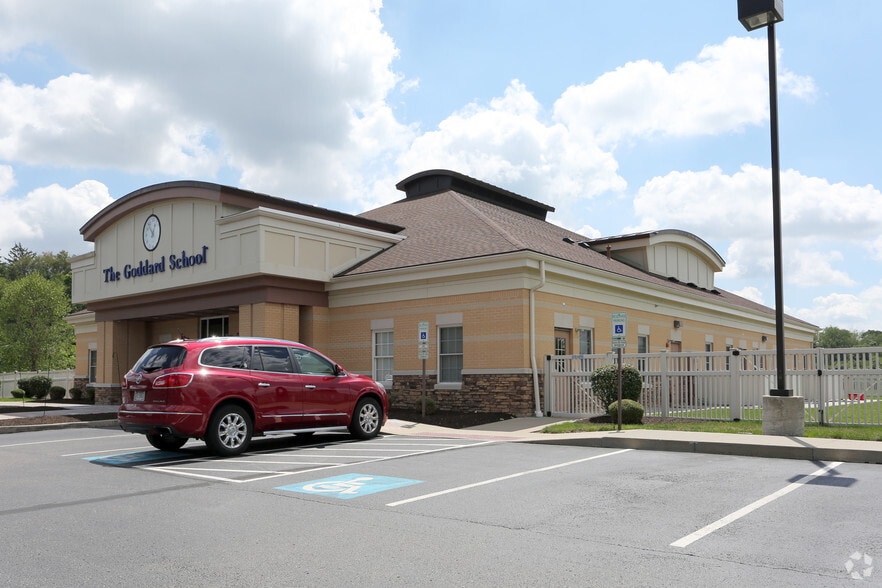 More Photos Of 7126-7220 Fulton Dr, Canton Unknown For Lease