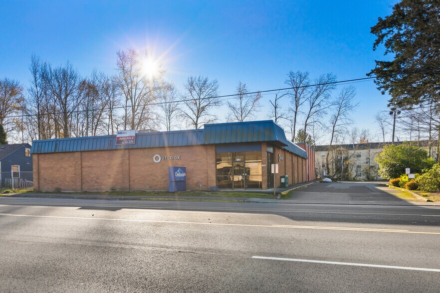 More Photos Of 1190 NE Division St, Gresham Warehouse For Sale