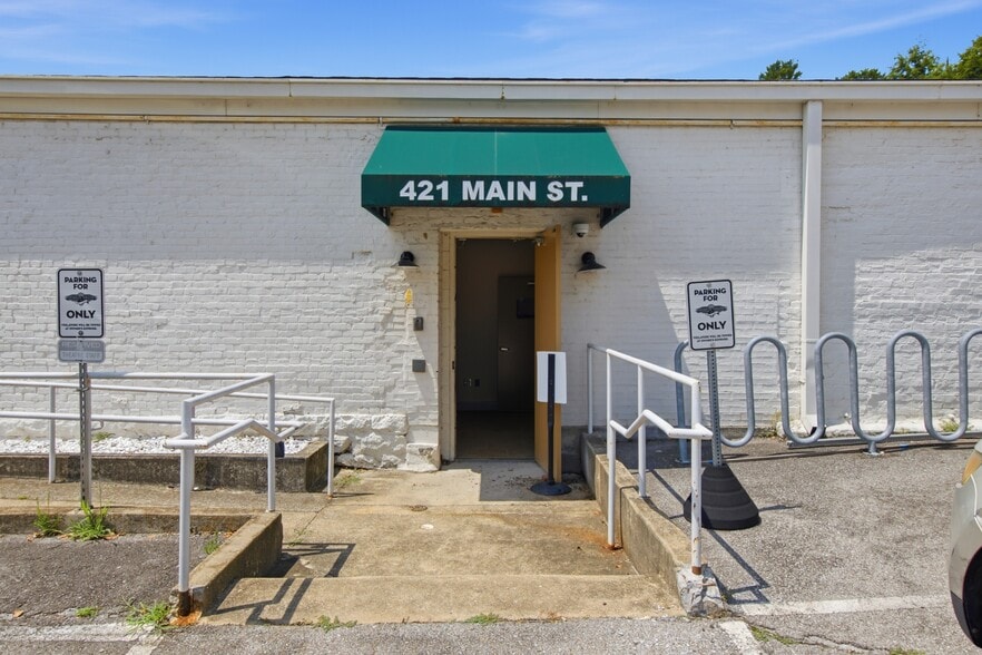 More Photos Of 421 Main St, Franklin Storefront Retail Office For Lease