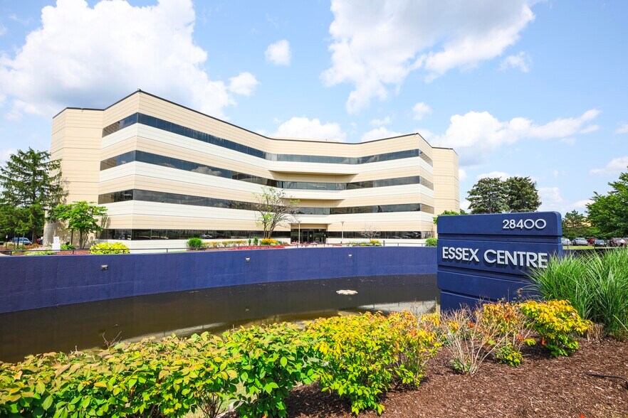 Primary Photo Of 28400 Northwestern Hwy, Southfield Office For Sale