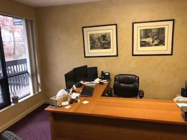 More Photos Of 567 Vauxhall St, Waterford Medical For Sale