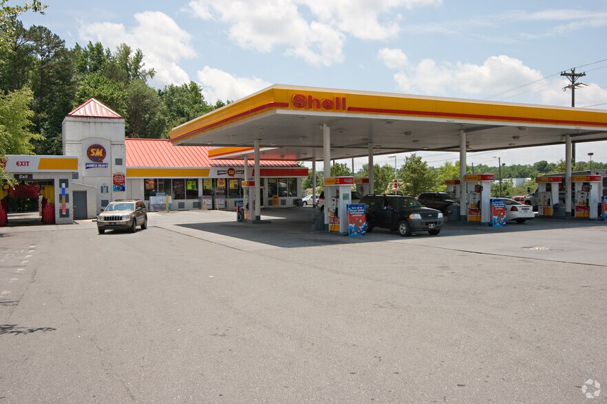 More Photos Of 3800 Central Ave, Charlotte Service Station For Lease