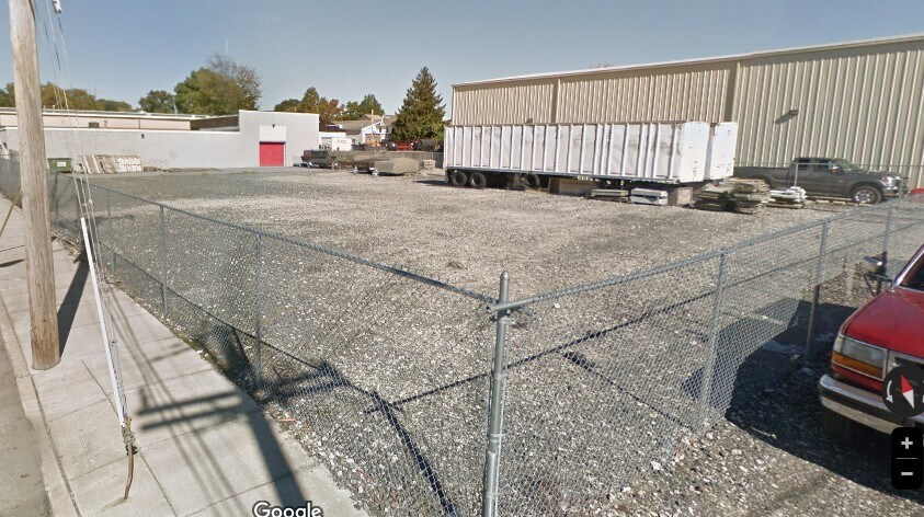 More Photos Of 10-28 Third St, Lansdowne Manufacturing For Sale