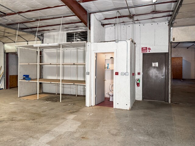 More Photos Of 100 Holiday Ln, Tonkawa Warehouse For Lease