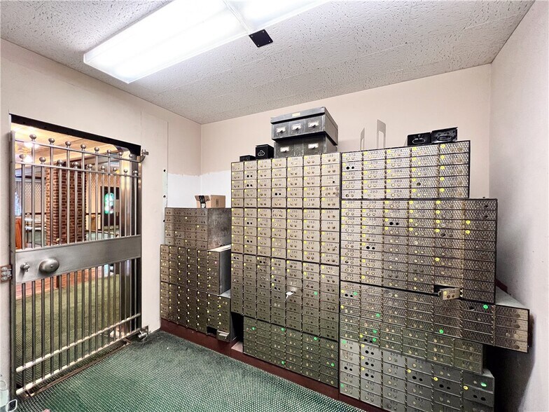 More Photos Of 436 E La Salle Ave, Barron Office Residential For Lease